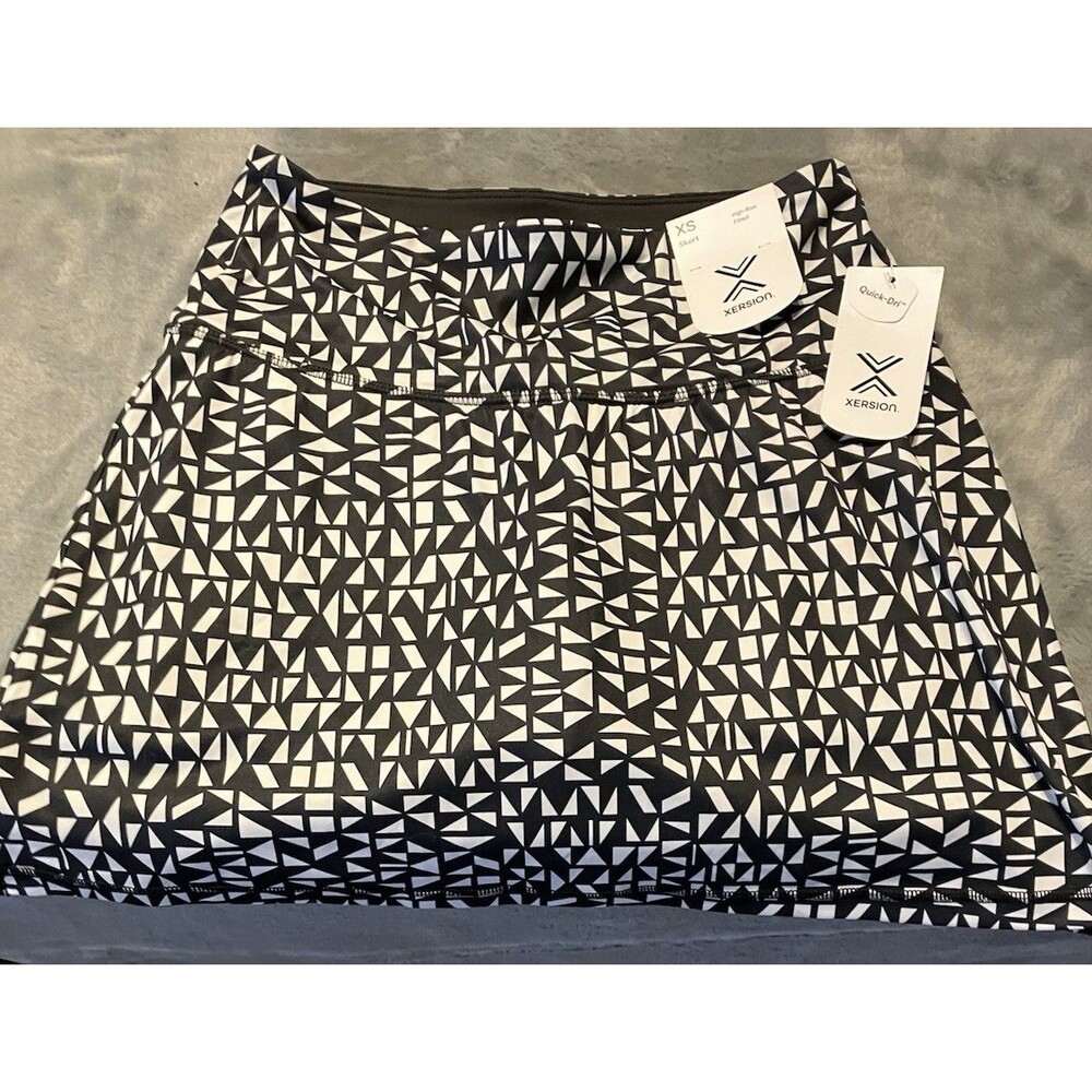 Xersion NWT Womens Quick Dry Skort  Built in Shorts Black/White Size XS